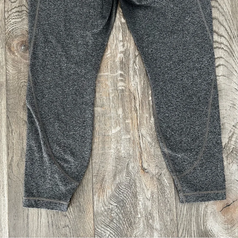 ATHLETA Salutation Heathered Charcoal Gray Crop Leggings 591375 Size L